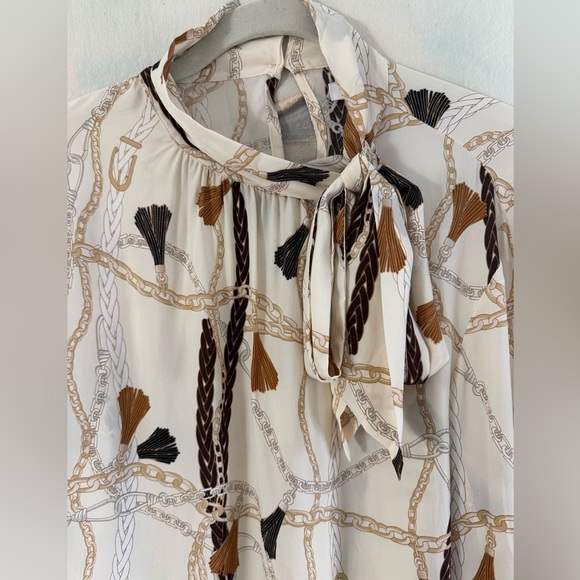 NINE WEST Silk-Blend Mockneck Blouse Leather & Chain Equestrian Pattern NWT Lg - Picture 4 of 8